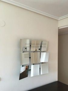 HALL PINTADO EN BLANCO ROTO     